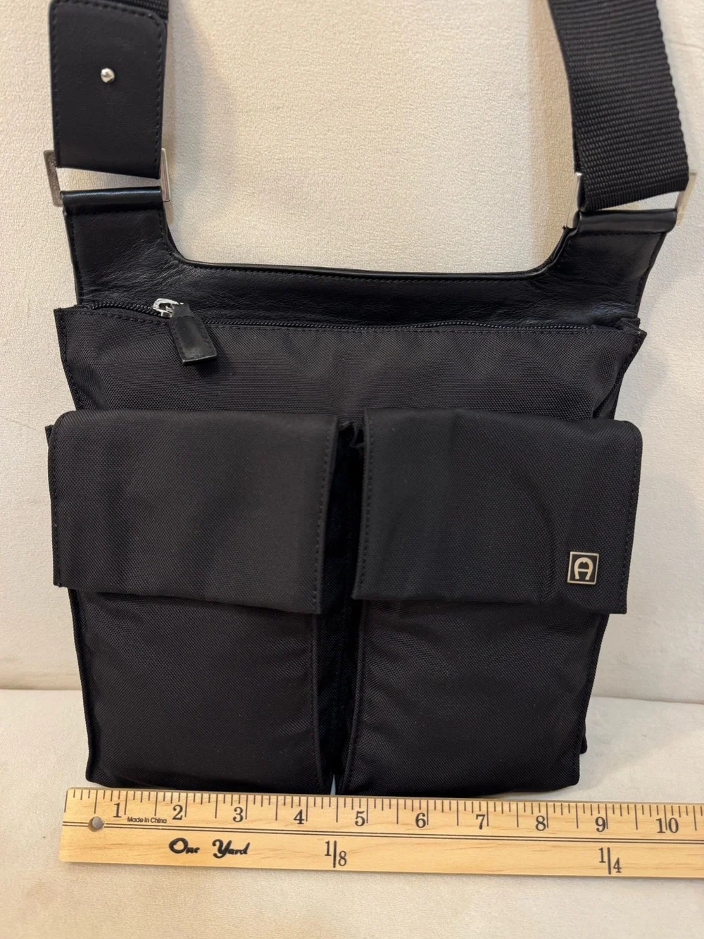 Aigner Black Men's Crossbody Organizer Shoulder Bag - Classic Everyday Style
